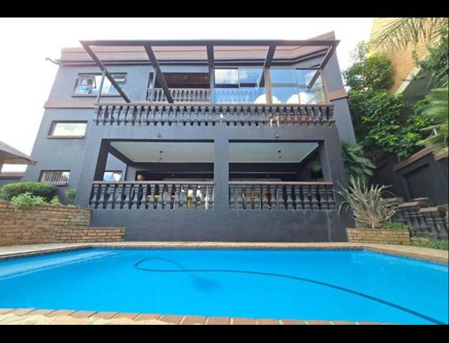 8 BEDROOM HOUSE FOR SALE IN BASSONIA